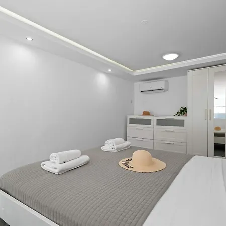 Apartment Susanna *
